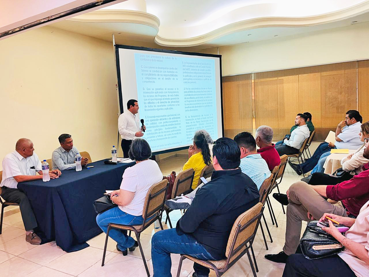 Talleres de Información y giras de trabajo